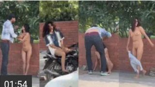 Bihari Blowjob Video – Roadside Couple Sex